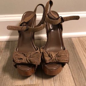 Jessica Simpson wooden bow heels